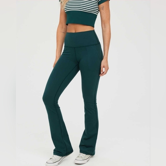 Offline By Aerie The Hugger Pocket Bootcut Leggings Deep Forest Green XS - Picture 2 of 9